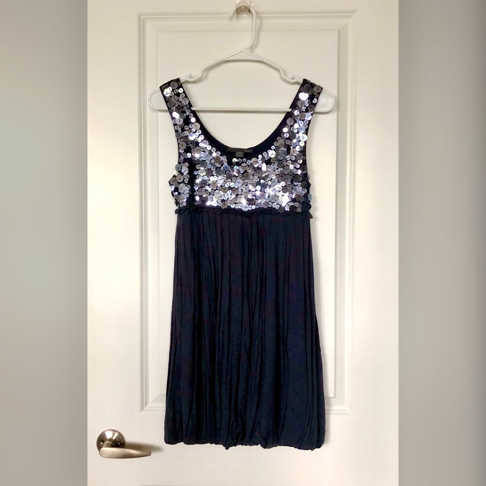 ✨Forever21 Midnight Blue Sequence Dress✨